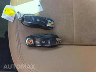 2021 Porsche Macan – miniatura 8