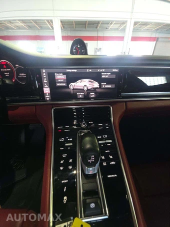 2021 Porsche Panamera – miniatura 10