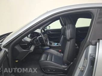 2021 Porsche Taycan 4S – miniatura 7