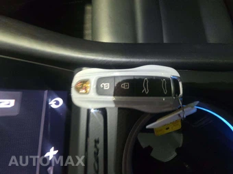 2021 Porsche Taycan Turbo S – miniatura 8