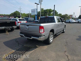 2021 Ram 1500 Big Horn Crew Cab Medium Bed - miniatura 3