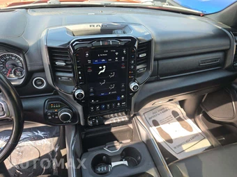 2021 Ram 1500 Big Horn Crew Cab Medium Bed - miniatura 10