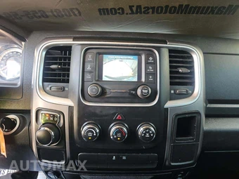 2021 Ram 1500 Classic SLT Crew Cab Medium Bed - miniatura 10
