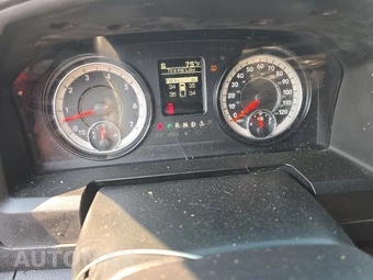 2021 Ram 1500 Classic SLT Crew Cab Medium Bed - miniatura 12