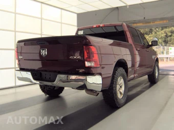 2021 Ram 1500 Classic SLT Crew Cab Medium Bed - miniatura 4