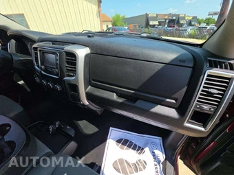 2021 Ram 1500 Classic SLT Crew Cab Medium Bed - miniatura 16