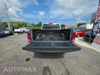 2021 Ram 1500 Classic SLT Crew Cab Medium Bed - miniatura 14