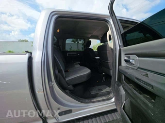 2021 Ram 1500 Classic SLT Crew Cab Medium Bed - miniatura 16