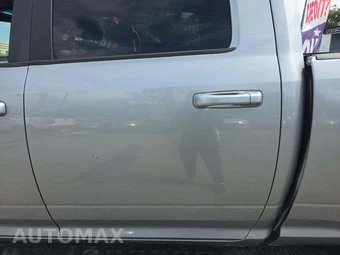 2021 Ram 1500 Classic SLT Crew Cab Medium Bed - miniatura 21