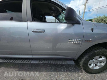 2021 Ram 1500 Classic SLT Crew Cab Medium Bed - miniatura 28