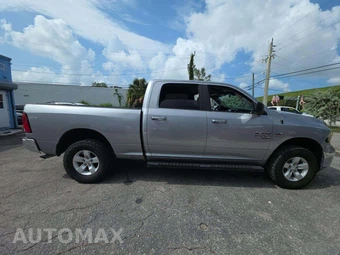 2021 Ram 1500 Classic SLT Crew Cab Medium Bed - miniatura 4