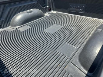 2021 Ram 1500 Classic SLT Crew Cab Medium Bed - miniatura 13