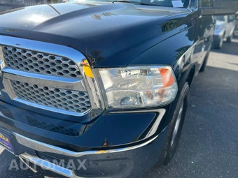 2021 Ram 1500 Classic SLT Crew Cab Short Bed - miniatura 2