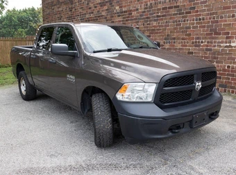 2021 Ram 1500 Classic Tradesman Crew Cab Short Bed - miniatura 2