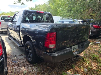 2021 Ram 1500 Classic Tradesman Crew Cab Short Bed - miniatura 2