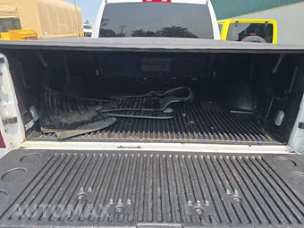 2021 Ram 1500 Classic Warlock Extended Cab Medium Bed - miniatura 16