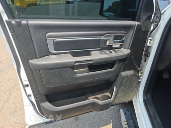 2021 Ram 1500 Classic Warlock Extended Cab Medium Bed - miniatura 9