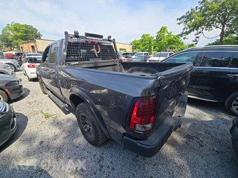 2021 Ram 1500 Classic Warlock Extended Cab Medium Bed – miniatura 2