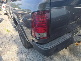 2021 Ram 1500 Classic Warlock Extended Cab Medium Bed – miniatura 26