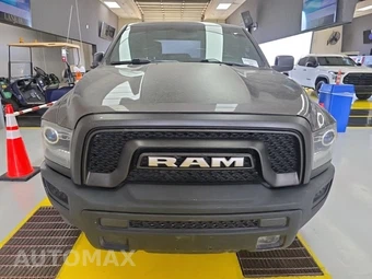 2021 Ram 1500 Classic Warlock Extended Cab Medium Bed - miniatura 2