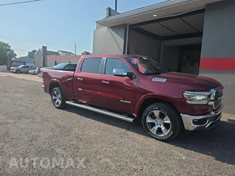 2021 Ram 1500 Laramie Crew Cab Medium Bed - miniatura 3
