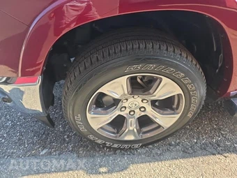 2021 Ram 1500 Laramie Crew Cab Medium Bed - miniatura 8