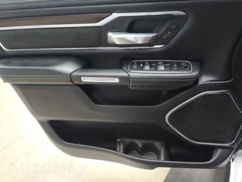 2021 Ram 1500 Laramie Crew Cab Short Bed - miniatura 9