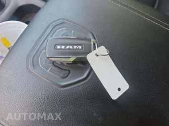 2021 Ram 1500 Laramie Crew Cab Short Bed - miniatura 8