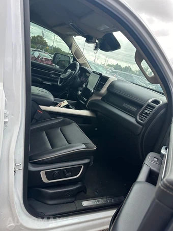 2021 Ram 1500 Laramie Crew Cab Short Bed - miniatura 8