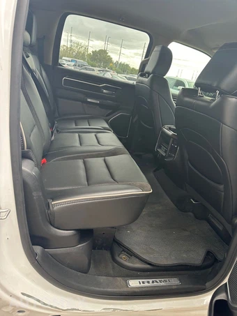 2021 Ram 1500 Laramie Crew Cab Short Bed - miniatura 9