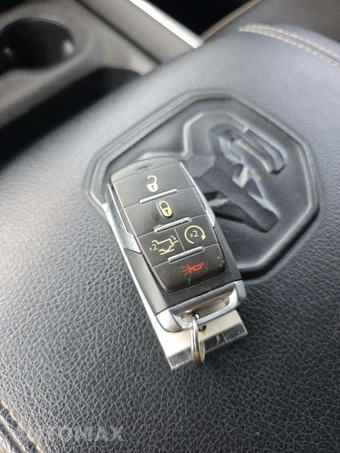 2021 Ram 1500 Laramie Crew Cab Short Bed - miniatura 8