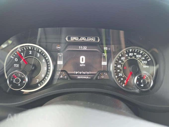 2021 Ram 1500 Laramie Crew Cab Short Bed - miniatura 9