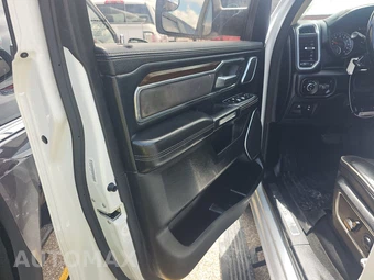 2021 Ram 1500 Laramie Crew Cab Short Bed - miniatura 9