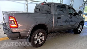 2021 Ram 1500 Laramie Crew Cab Short Bed - miniatura 4