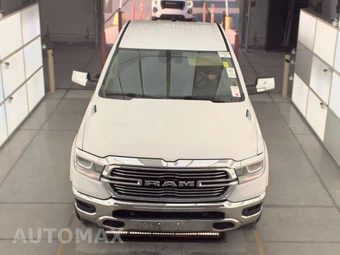 2021 Ram 1500 Laramie Crew Cab Short Bed - miniatura 2