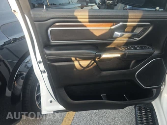 2021 Ram 1500 Laramie Crew Cab Short Bed - miniatura 9