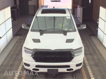 2021 Ram 1500 Laramie Crew Cab Short Bed - miniatura 2