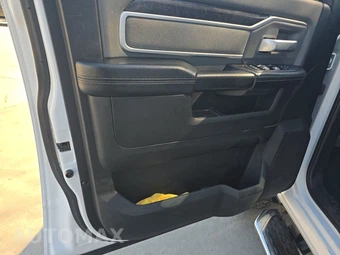 2021 Ram 2500 Big Horn Crew Cab Medium Bed - miniatura 9