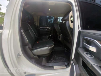 2021 Ram 2500 Laramie Crew Cab Medium Bed - miniatura 16