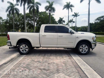 2021 Ram 2500 Laramie Crew Cab Medium Bed - miniatura 17