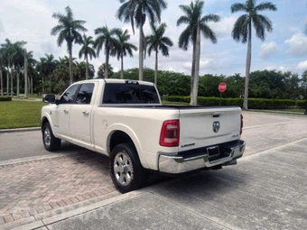 2021 Ram 2500 Laramie Crew Cab Medium Bed - miniatura 19