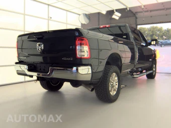 2021 Ram 3500 Big Horn Crew Cab Long Bed - miniatura 4