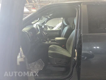 2021 Ram 3500 Big Horn Crew Cab Long Bed - miniatura 7