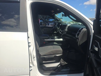 2021 Ram 3500 Big Horn Crew Cab Long Bed DRW - miniatura 8