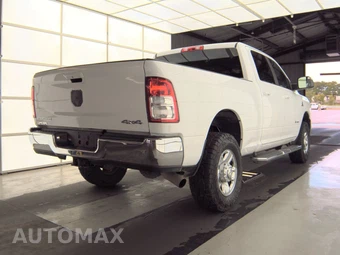 2021 Ram 3500 Big Horn Crew Cab Medium Bed - miniatura 4