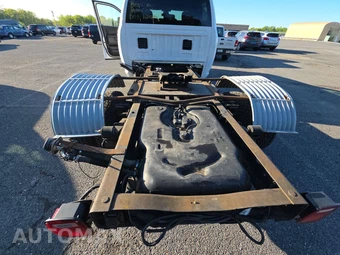 2021 Ram 3500 Cab Chassis Tradesman Crew Cab DRW - miniatura 16