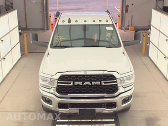 2021 Ram 3500 Cab Chassis Tradesman Crew Cab DRW - miniatura 2