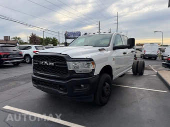 2021 Ram 3500 Cab Chassis Tradesman Crew Cab DRW - samochód z USA z aukcji Manheim, oferta Kup Teraz w AUTOMAX