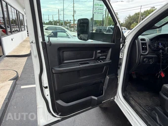 2021 Ram 3500 Cab Chassis Tradesman Crew Cab DRW - miniatura 12
