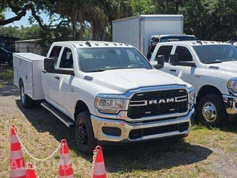 2021 Ram 3500 Cab Chassis Tradesman Crew Cab DRW - miniatura 4